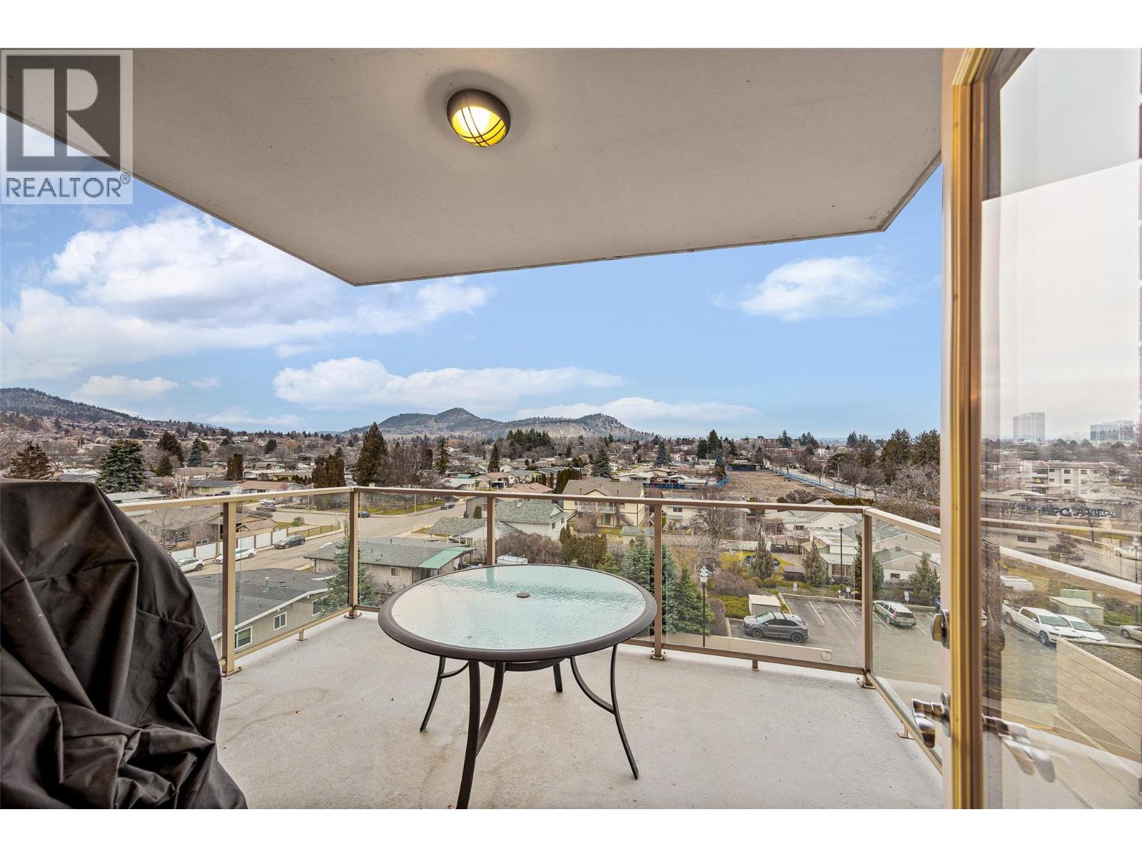 1160 Bernard Avenue Unit# 504, Kelowna, British Columbia  V1Y 6R2 - Photo 4 - 10372877