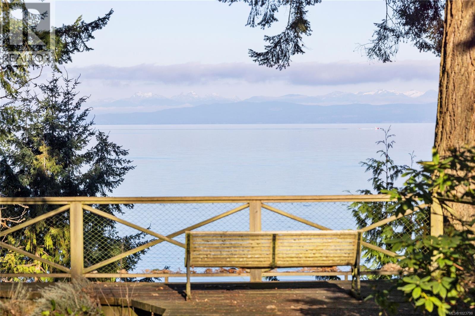 5171 Island Hwy W, Qualicum Beach, British Columbia  V9K 1Z1 - Photo 2 - 1023798