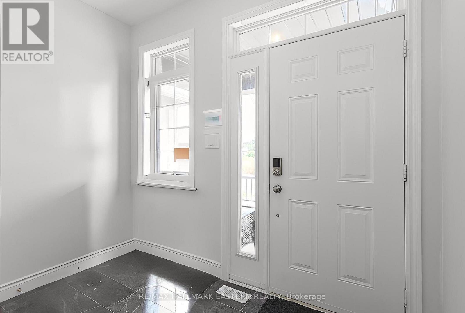 34 Coldbrook Drive, Cavan Monaghan, Ontario  L0A 1G0 - Photo 11 - X12733404