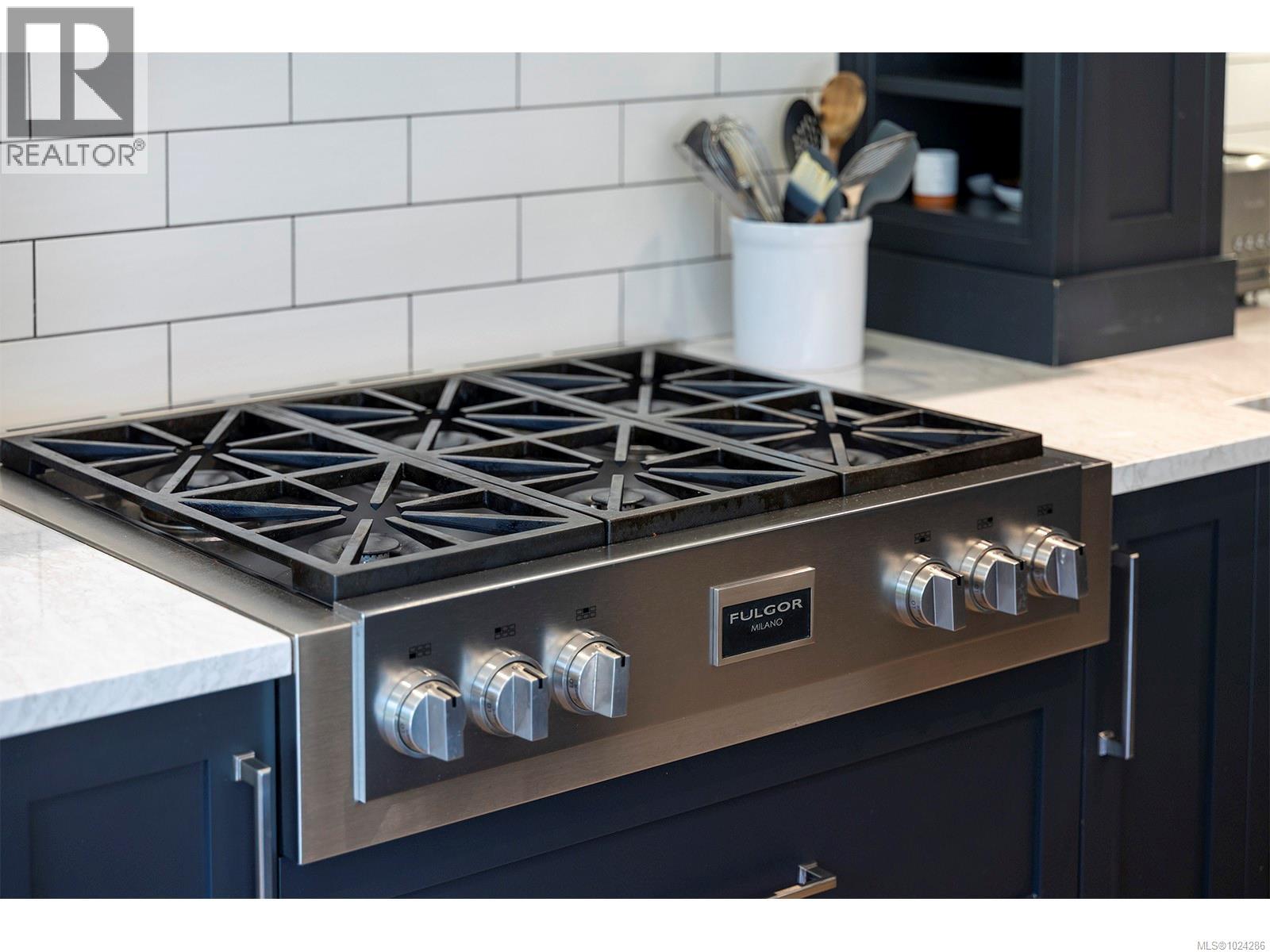 3150 Norfolk Rd, Oak Bay, British Columbia  V8R 6H4 - Photo 28 - 1024286