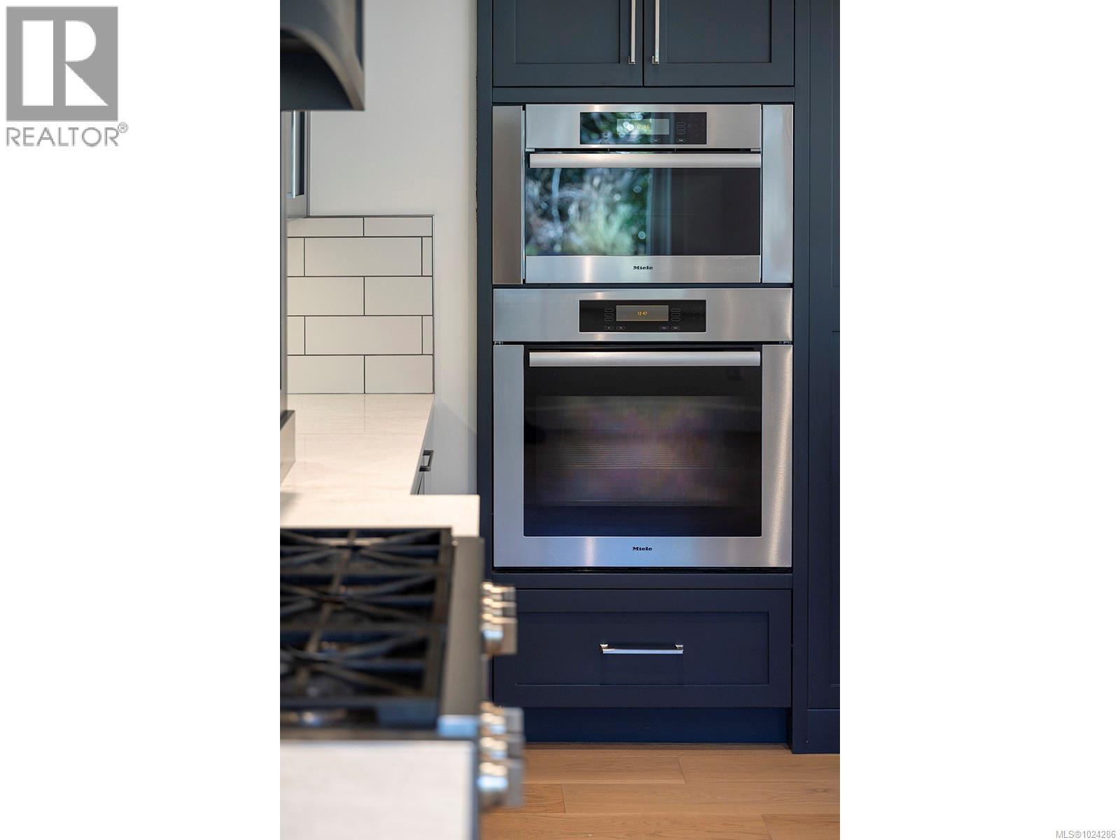 3150 Norfolk Rd, Oak Bay, British Columbia  V8R 6H4 - Photo 29 - 1024286