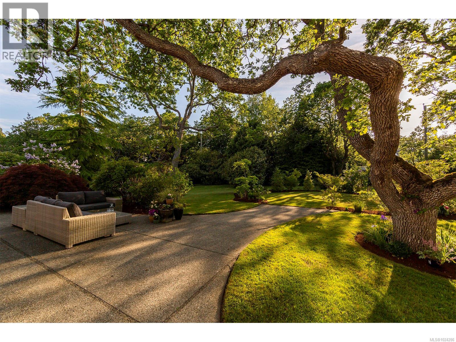 3150 Norfolk Rd, Oak Bay, British Columbia  V8R 6H4 - Photo 80 - 1024286