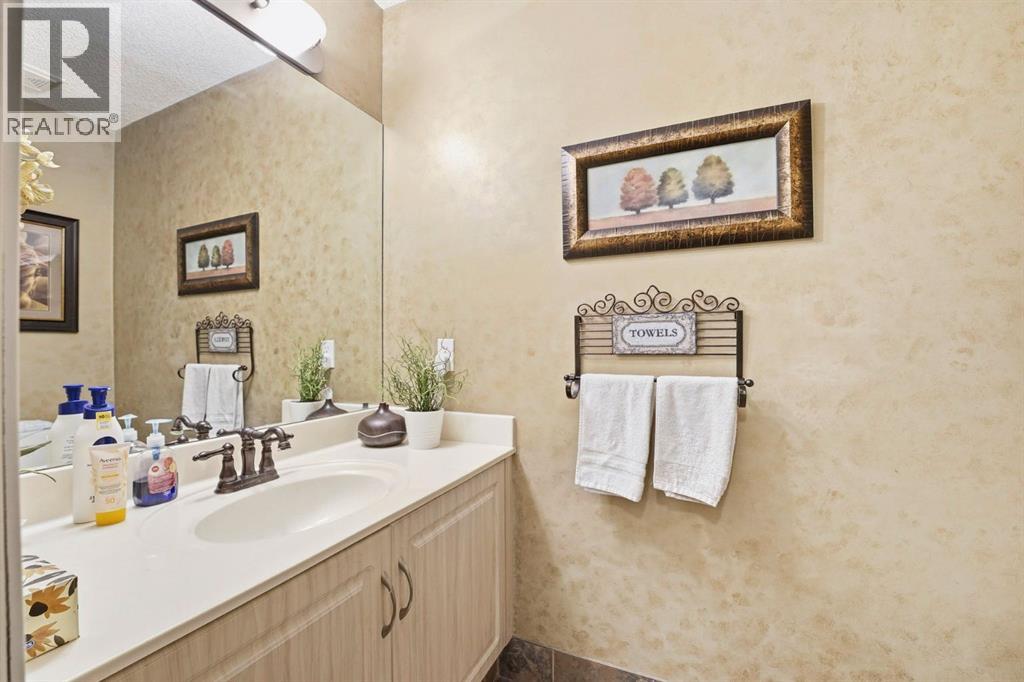 54 Rockbluff Close Nw, Calgary, Alberta  T3G 5A9 - Photo 14 - A2279817