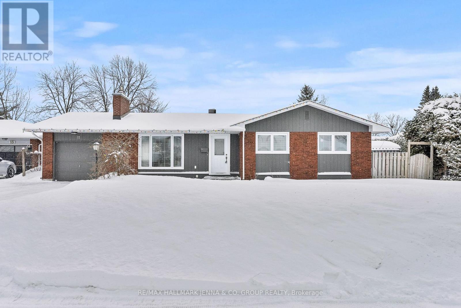 11 TRIPP CRESCENT, Ottawa, Ontario