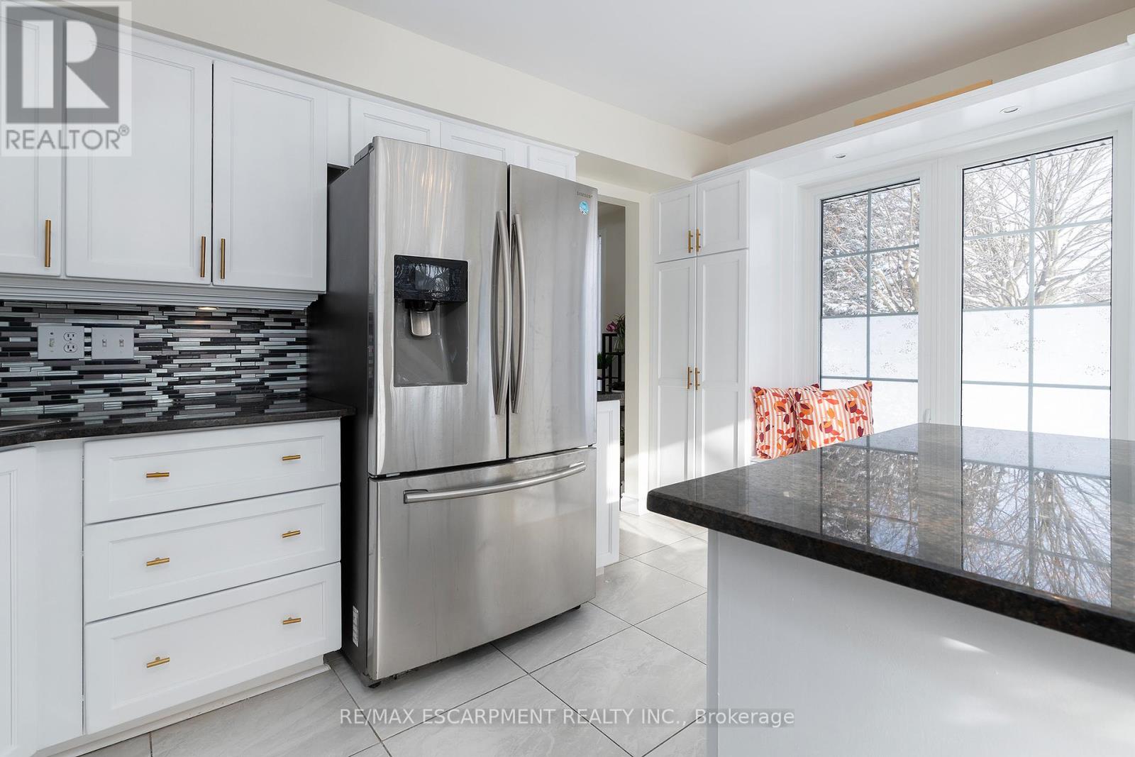 74 - 3333 New Street, Burlington, Ontario L7N 1N1 - Photo 12 - W12448327