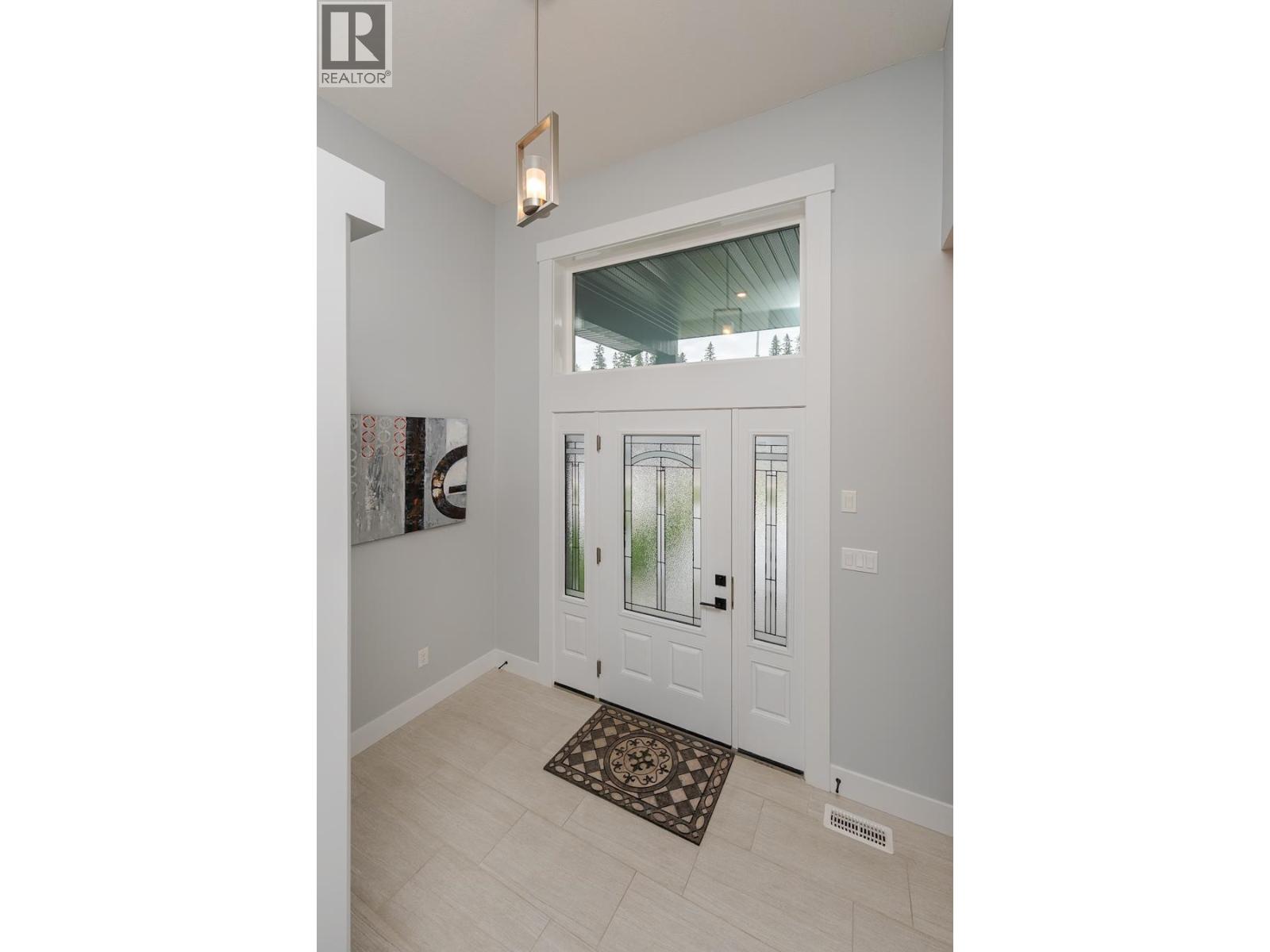 7204 Foxridge Drive, Prince George, British Columbia  V2N 0H2 - Photo 2 - R3083737