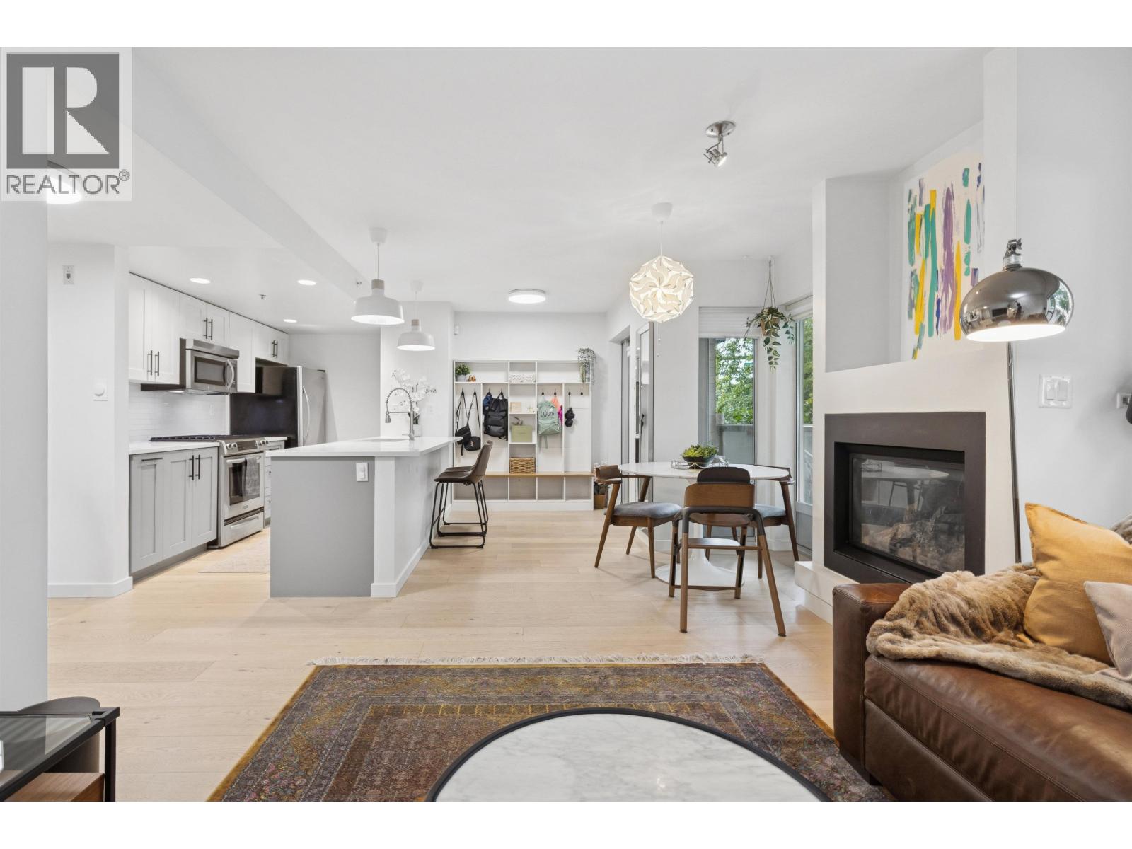 Th4 1288 Chesterfield Avenue, North Vancouver, British Columbia  V7M 0B1 - Photo 1 - R3083666