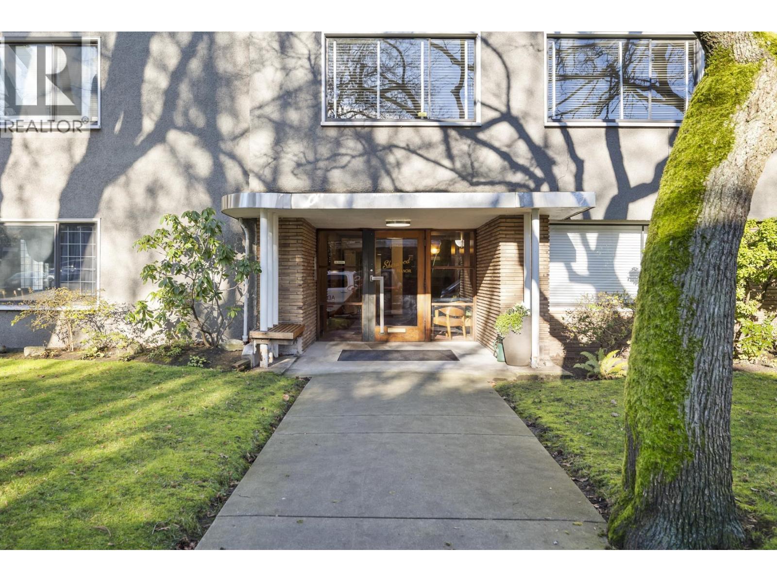 205 1695 W 10th Avenue, Vancouver, British Columbia  V6J 2A2 - Photo 2 - R3083671