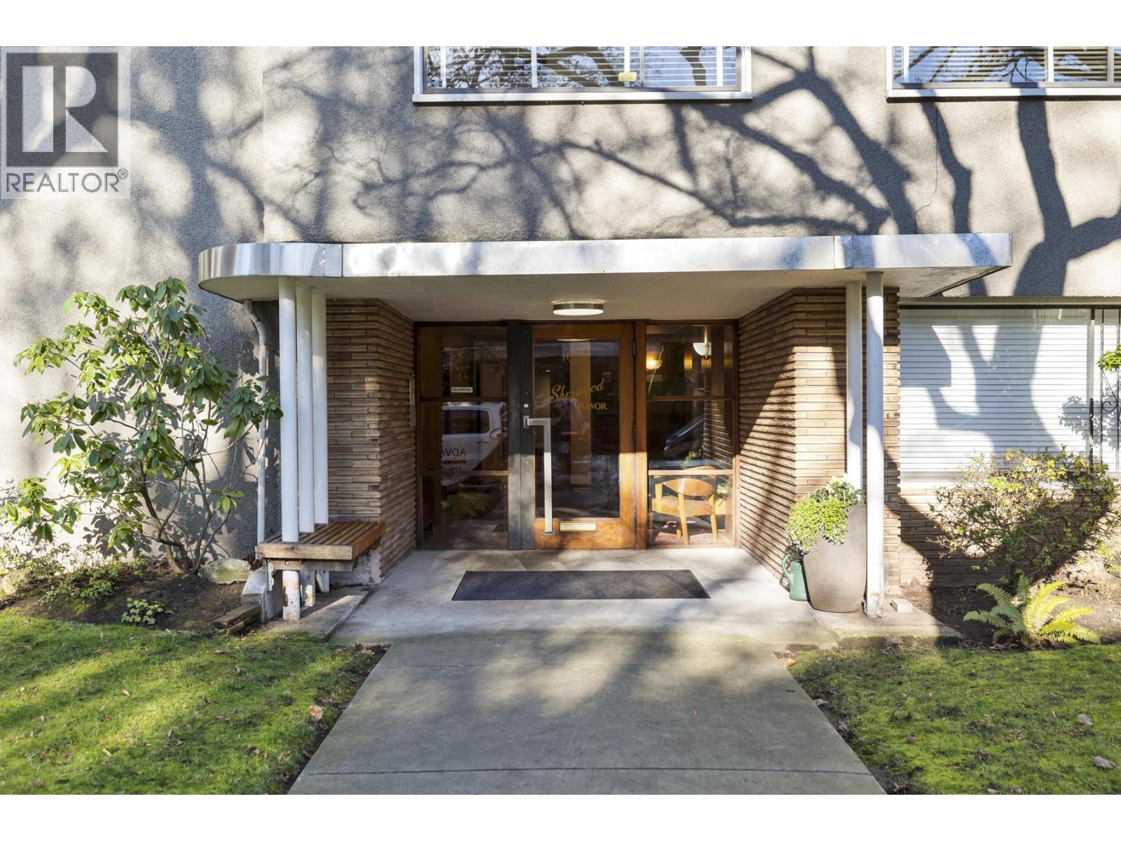 205 1695 W 10th Avenue, Vancouver, British Columbia  V6J 2A2 - Photo 3 - R3083671