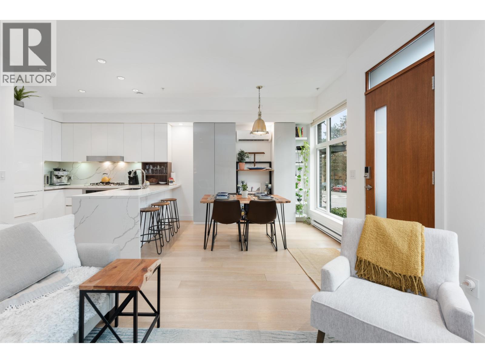 705 Victoria Drive, Vancouver, British Columbia  V5L 4E5 - Photo 2 - R3083686