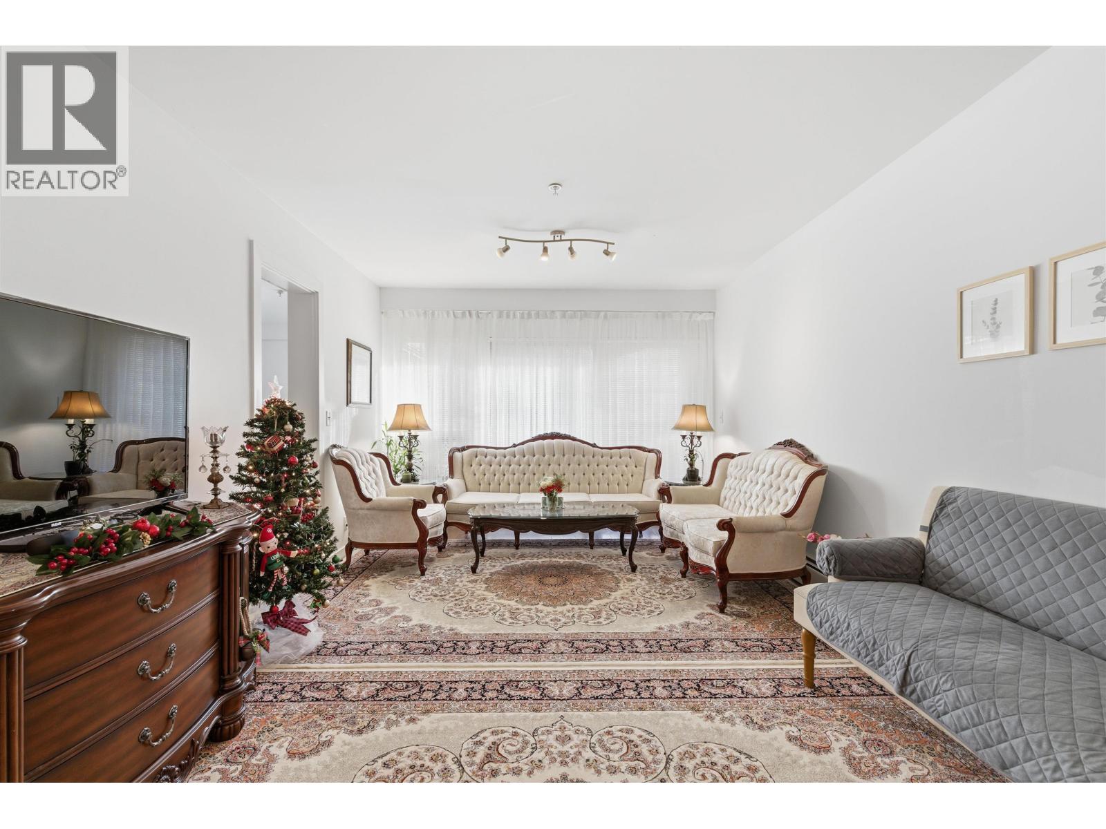 109 1033 St. Georges Avenue, North Vancouver, British Columbia  V7L 3H5 - Photo 1 - R3083695