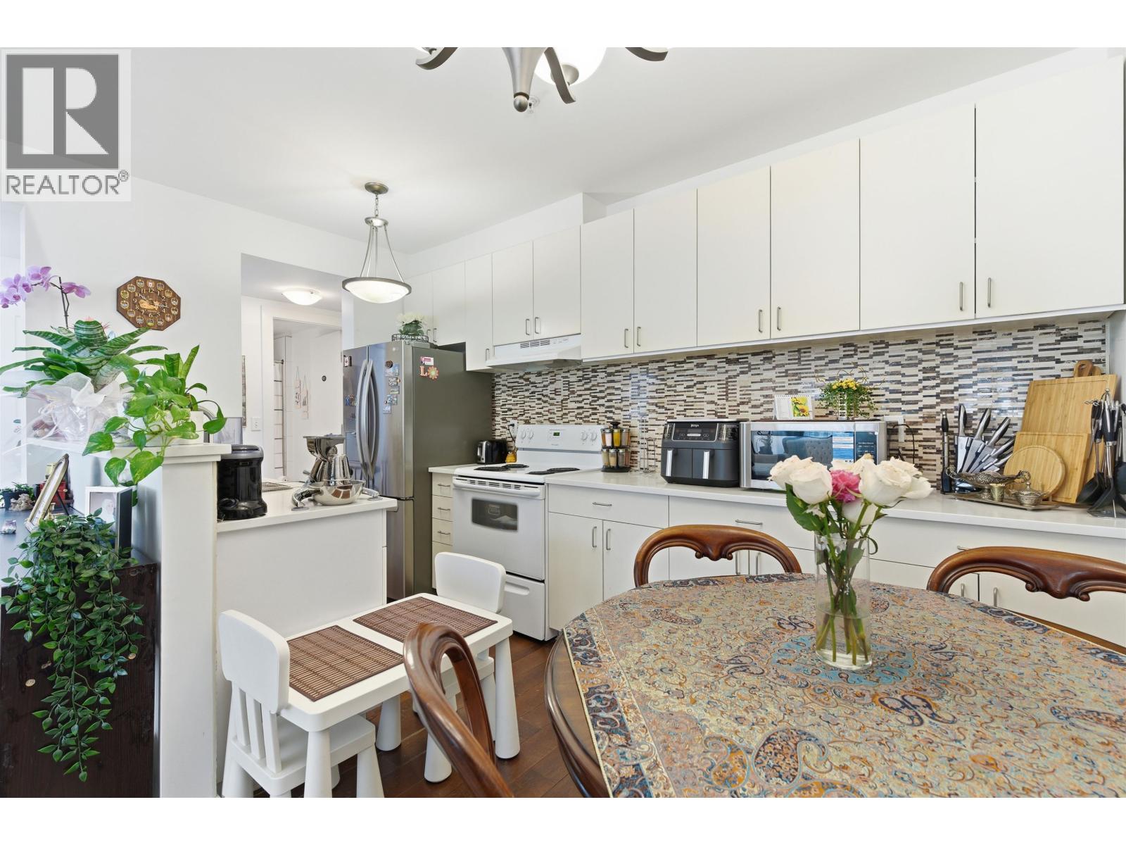 109 1033 St. Georges Avenue, North Vancouver, British Columbia  V7L 3H5 - Photo 8 - R3083695