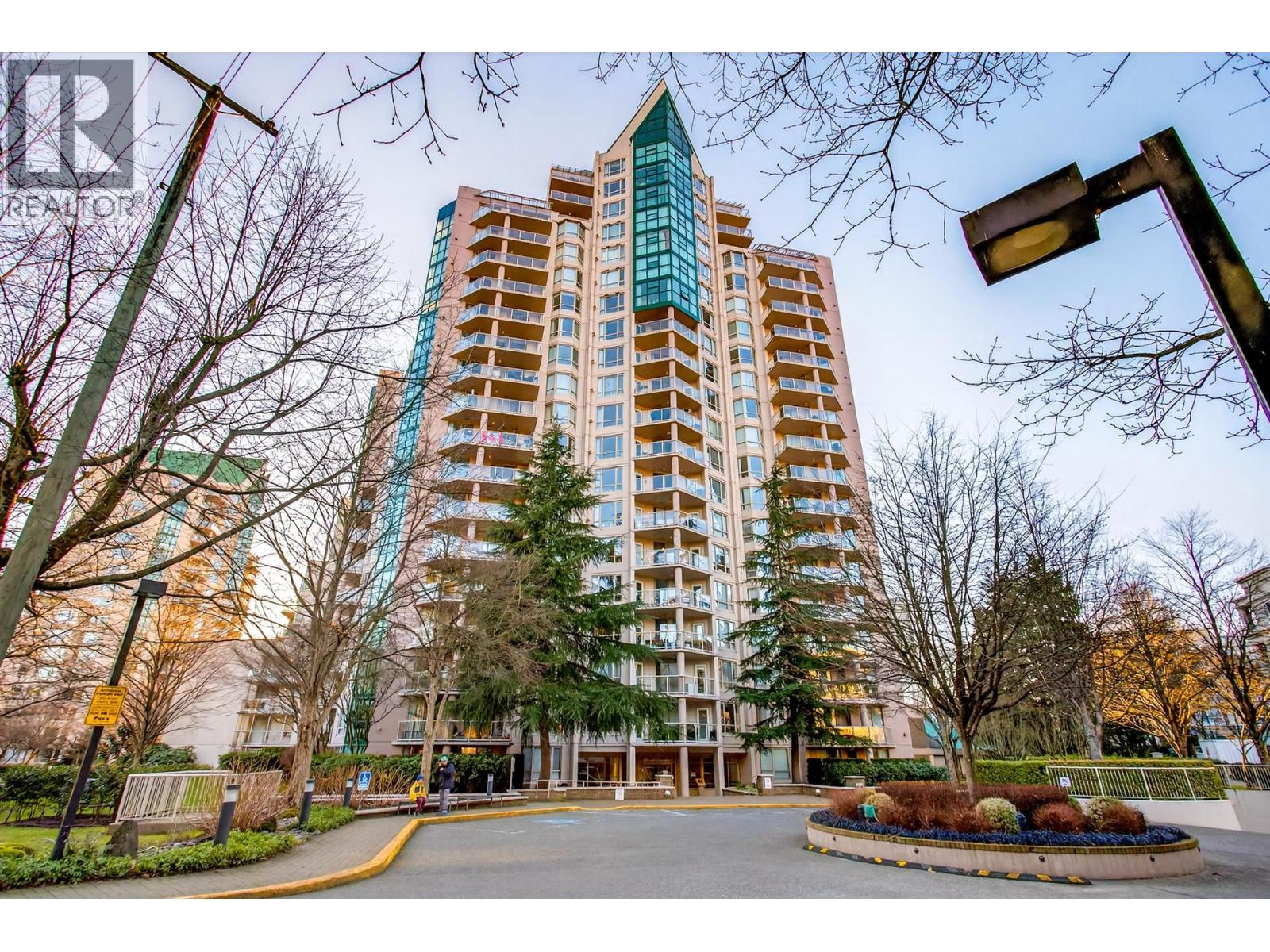 601 1196 Pipeline Road, Coquitlam, British Columbia  V3B 7Z6 - Photo 1 - R3083720