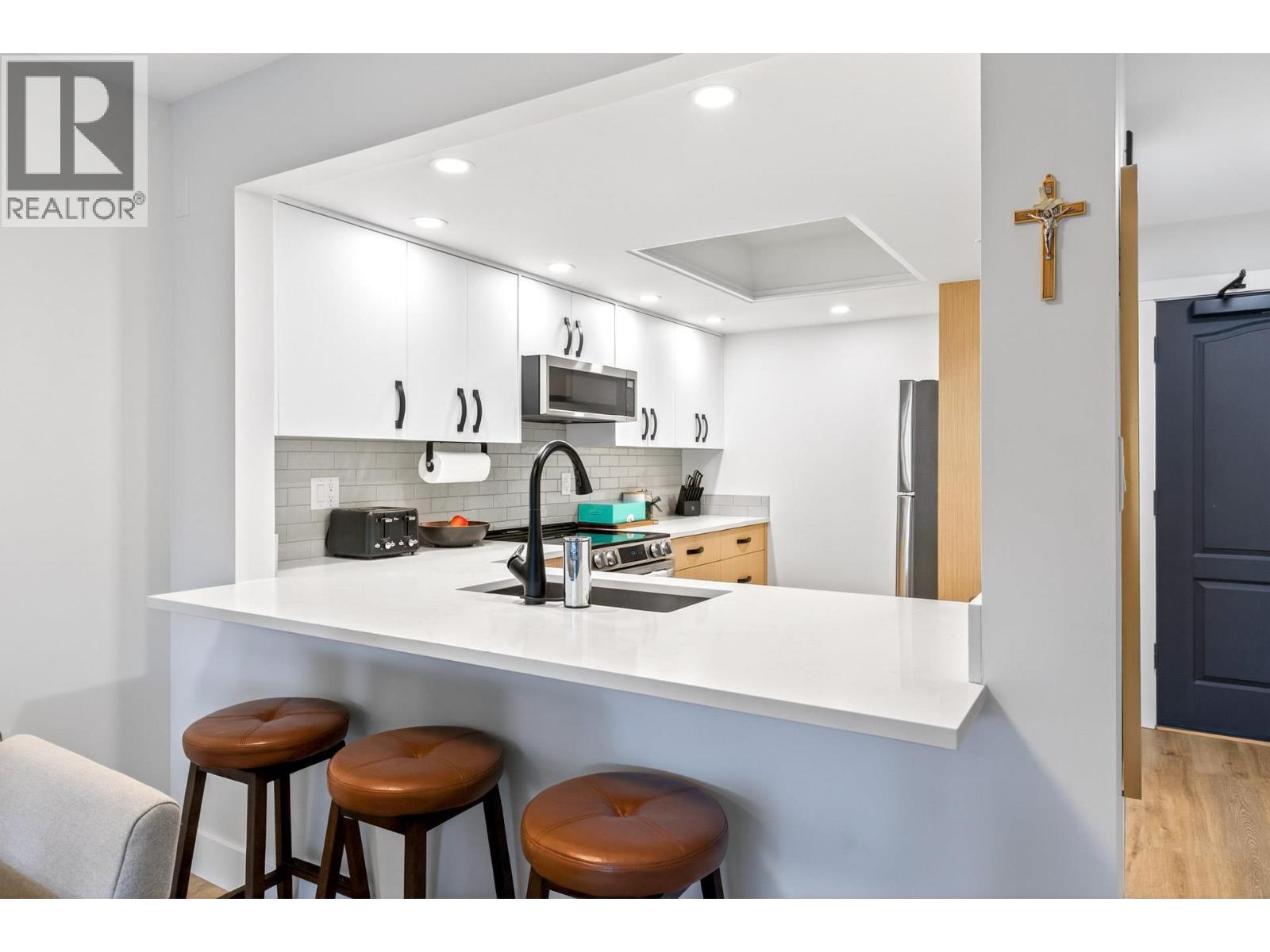 601 1196 Pipeline Road, Coquitlam, British Columbia  V3B 7Z6 - Photo 6 - R3083720