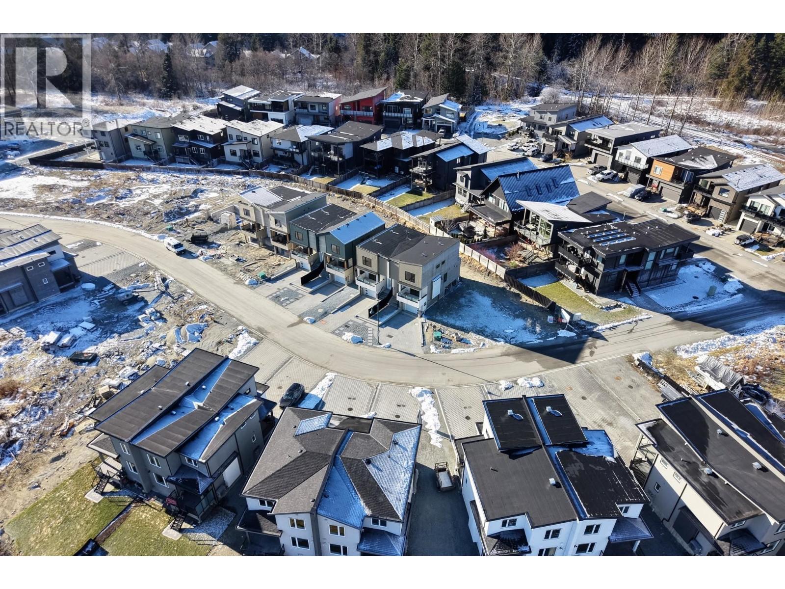 1002 Phare Crescent, Pemberton, British Columbia  V0N 0A7 - Photo 10 - R3083713