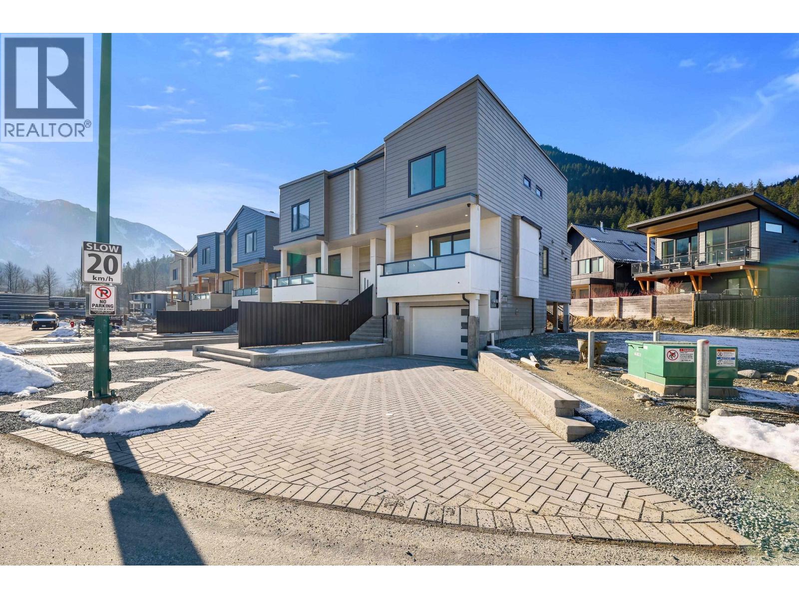 1002 Phare Crescent, Pemberton, British Columbia  V0N 0A7 - Photo 28 - R3083713