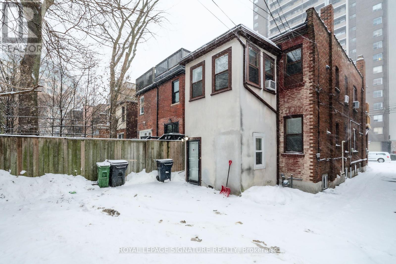 27 Hillsboro Avenue, Toronto, Ontario  M5R 1S6 - Photo 18 - C12722748