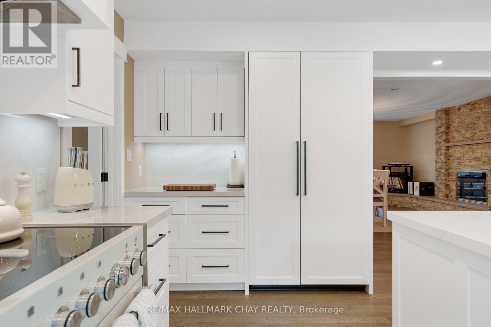 11 Park Trail, Springwater, Ontario  L9X 0L3 - Photo 12 - S12732922