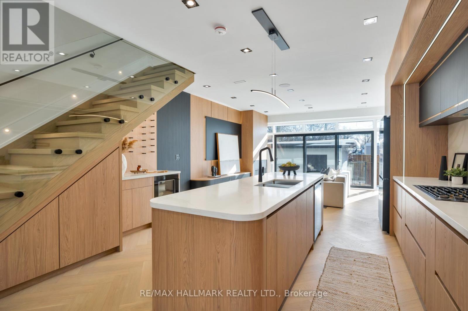 15 Cruikshank Avenue, Toronto, Ontario  M4K 1S6 - Photo 10 - E12733346