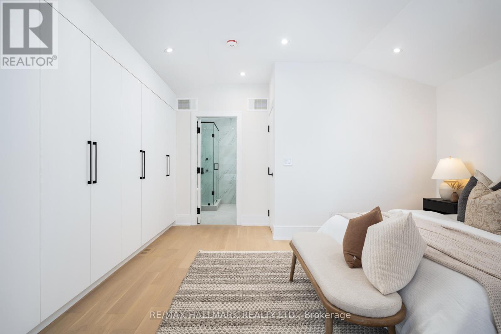 15 Cruikshank Avenue, Toronto, Ontario  M4K 1S6 - Photo 33 - E12733346