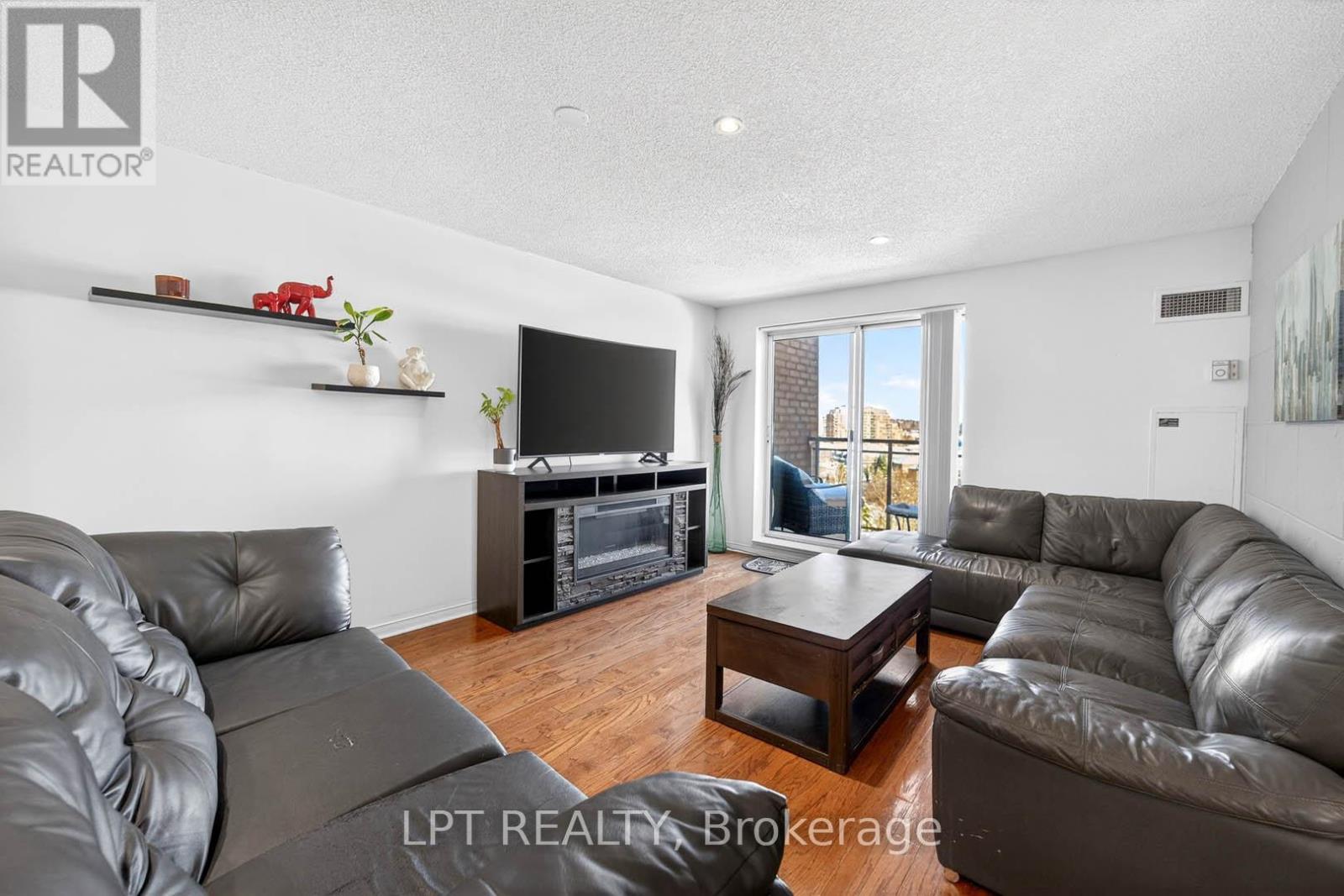 Ph06 - 51 Baffin Court, Richmond Hill, Ontario  L4B 4P6 - Photo 15 - N12733384