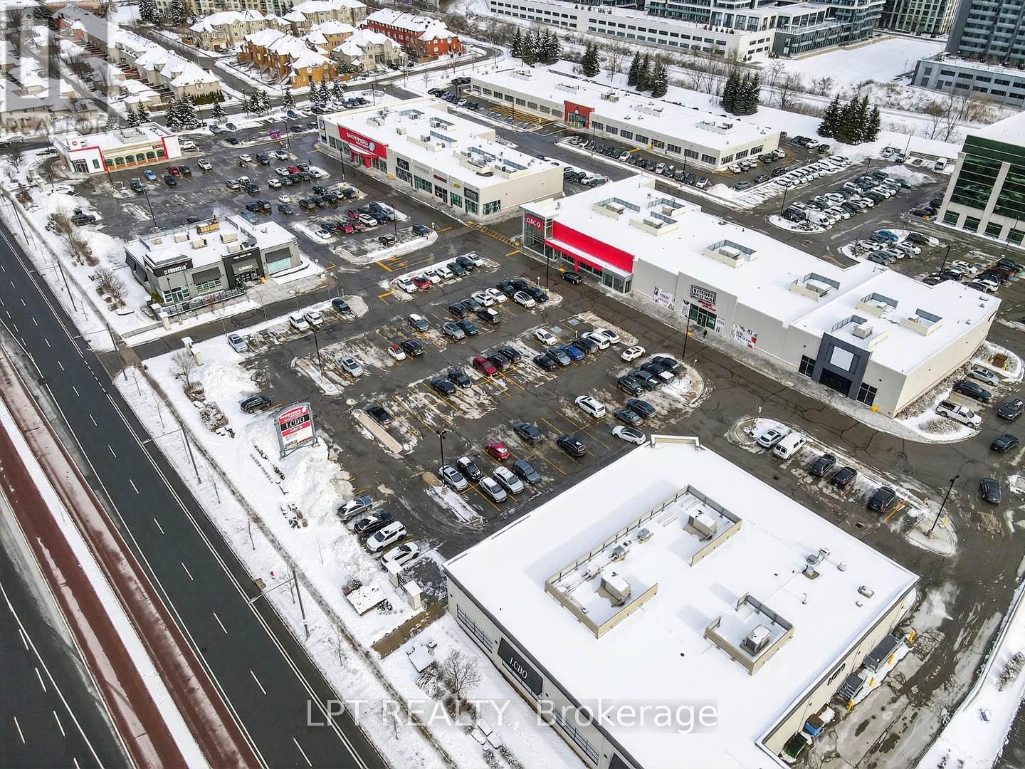 Ph06 - 51 Baffin Court, Richmond Hill, Ontario  L4B 4P6 - Photo 3 - N12733384