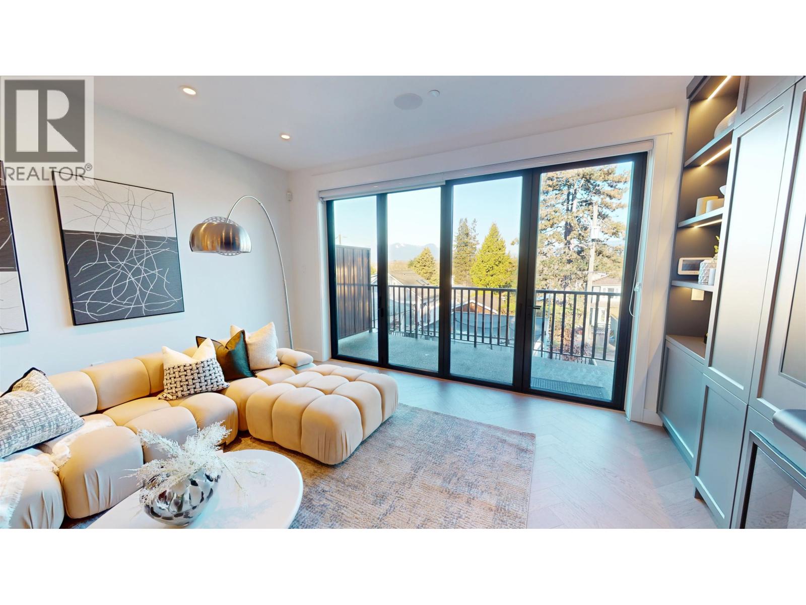 2173 Vanness Avenue, Vancouver, British Columbia  V5N 2M1 - Photo 3 - R3083142