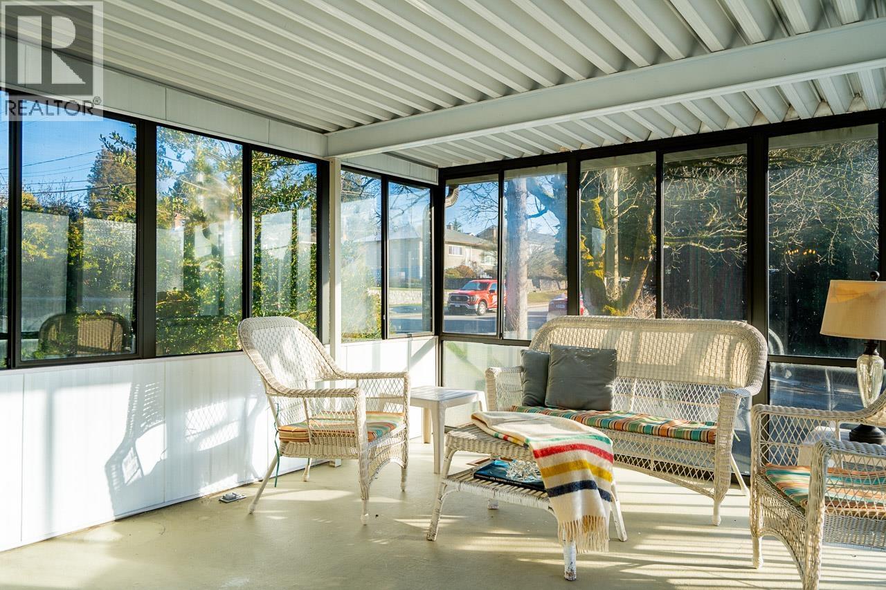 1910 Holdom Avenue, Burnaby, British Columbia  V5B 3W3 - Photo 20 - R3083401