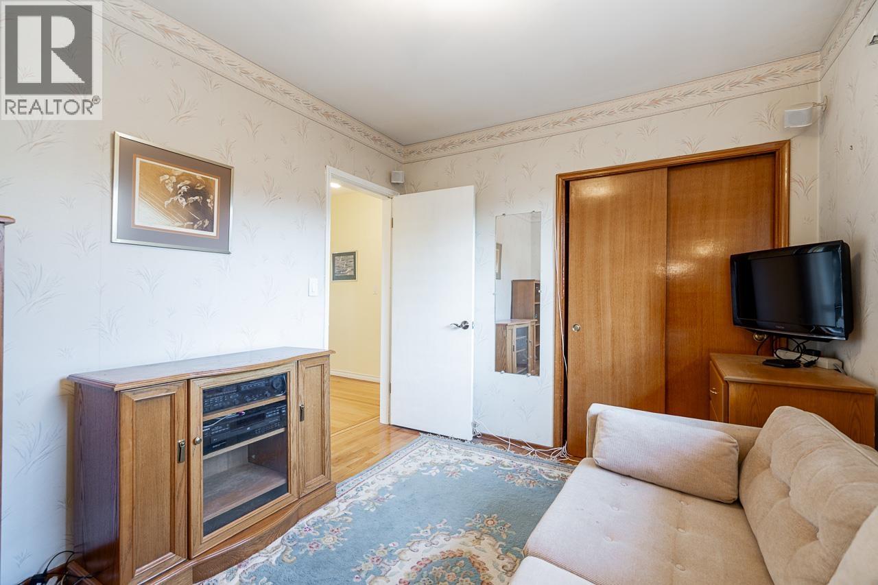 1910 Holdom Avenue, Burnaby, British Columbia  V5B 3W3 - Photo 13 - R3083401