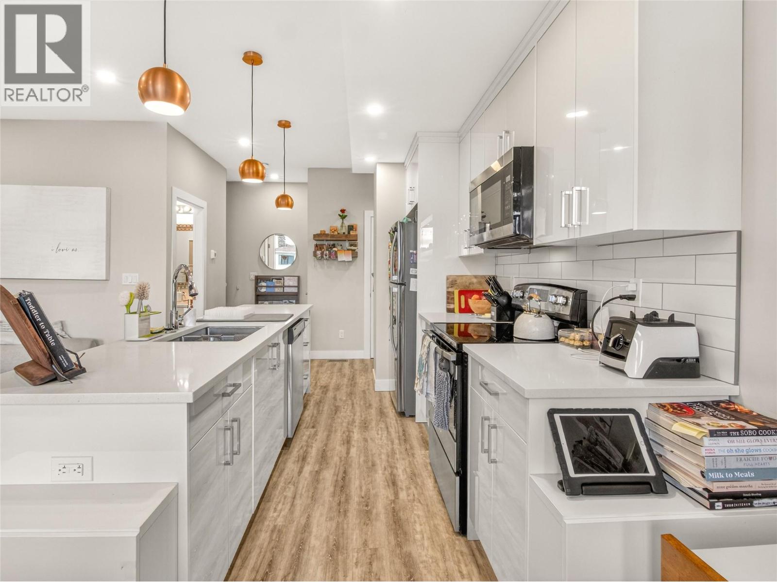 102 Cossar Avenue Unit# 103, Penticton, British Columbia V2A 2V4 - Photo 4 - 10373542