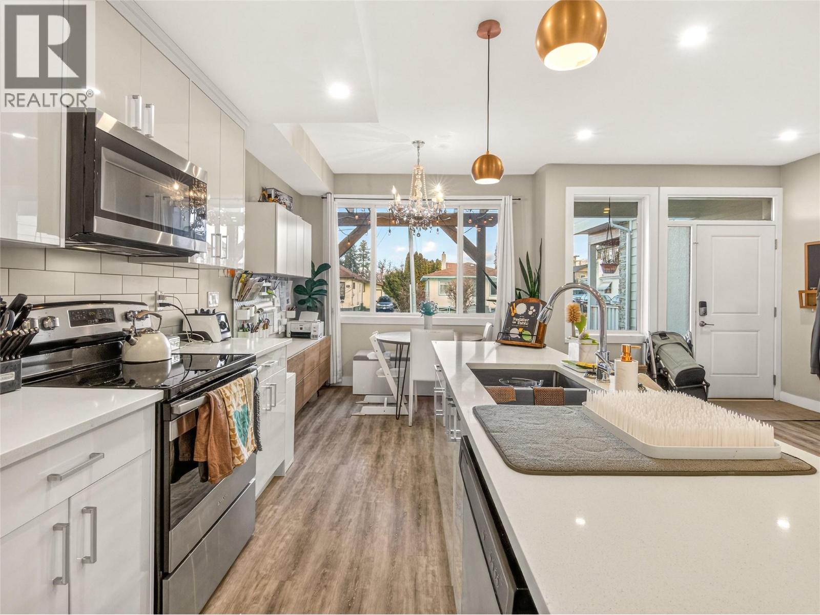 102 Cossar Avenue Unit# 103, Penticton, British Columbia V2A 2V4 - Photo 3 - 10373542