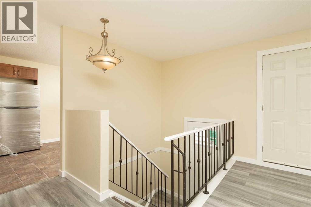 3, 2402 23 Street N, Lethbridge, Alberta  T1H 4R7 - Photo 3 - A2281642