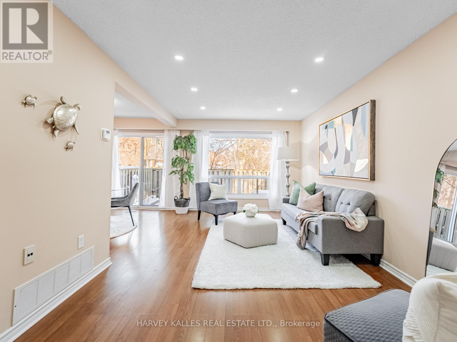 63 - 3025 Cedarglen Gate, Mississauga, Ontario  L5C 2V7 - Photo 5 - W12733340