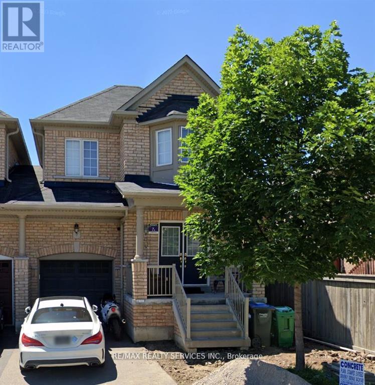 7 DELPORT CLOSE, Brampton, Ontario