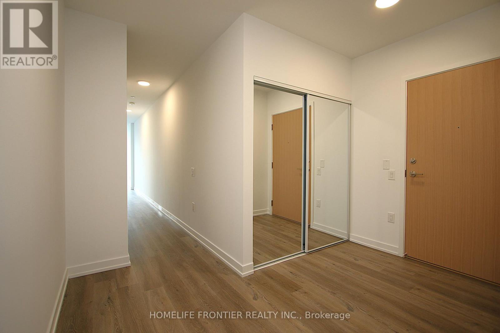 405 - 395 Square One Drive, Mississauga, Ontario  L5B 0P6 - Photo 3 - W12733350