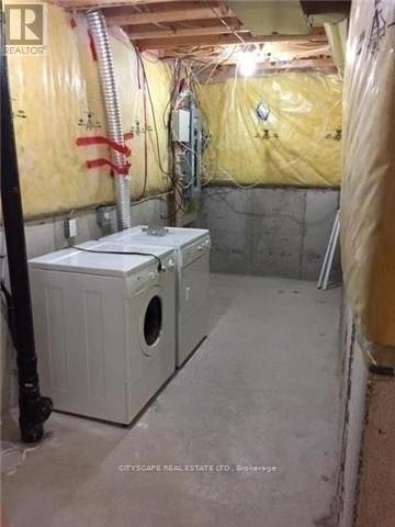 3045 Mission Hill Drive, Mississauga, Ontario  L5M 0B8 - Photo 11 - W12733402