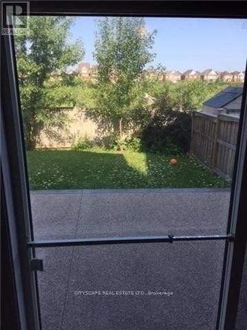 3045 Mission Hill Drive, Mississauga, Ontario  L5M 0B8 - Photo 5 - W12733402