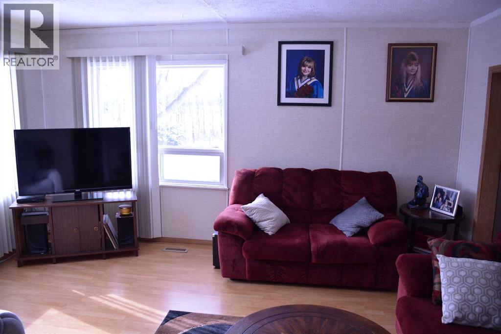 81573 Hwy 2, Rural Northern Sunrise County, Alberta  T0H 2R0 - Photo 20 - A2282054