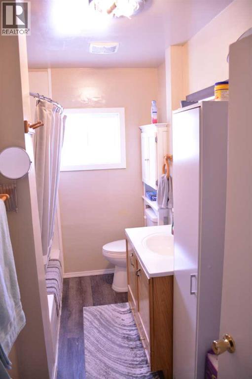 81573 Hwy 2, Rural Northern Sunrise County, Alberta  T0H 2R0 - Photo 26 - A2282054