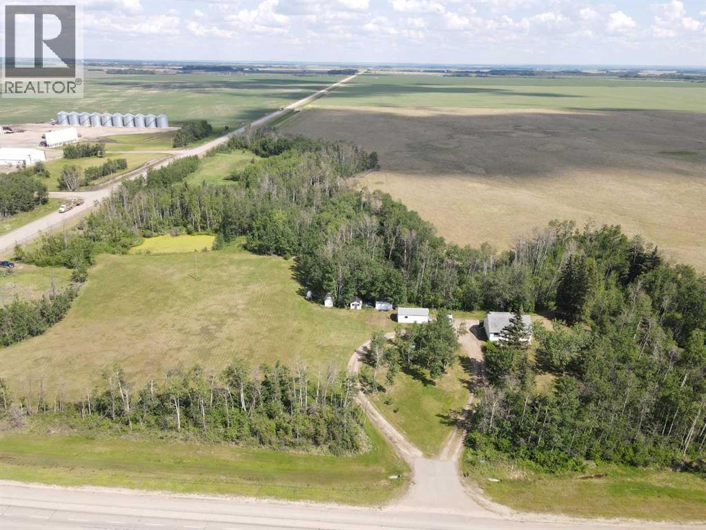 81573 Hwy 2, Rural Northern Sunrise County, Alberta  T0H 2R0 - Photo 3 - A2282054