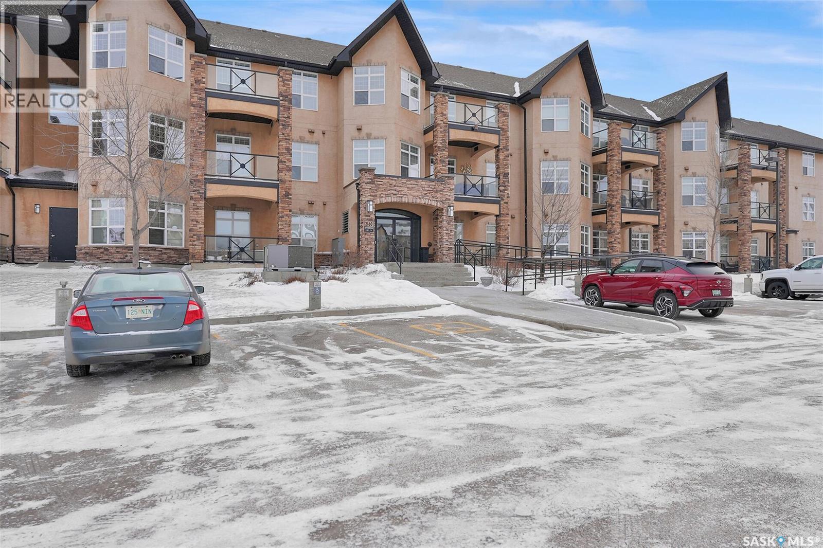 301 2160 Heseltine Road, Regina, Saskatchewan  S4V 1L2 - Photo 3 - SK027492