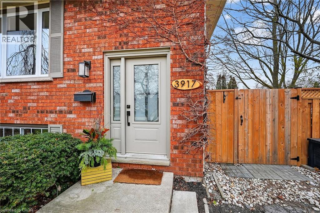 3917 Vineyard Crescent, Vineland, Ontario  L0R 2C0 - Photo 4 - 40798173