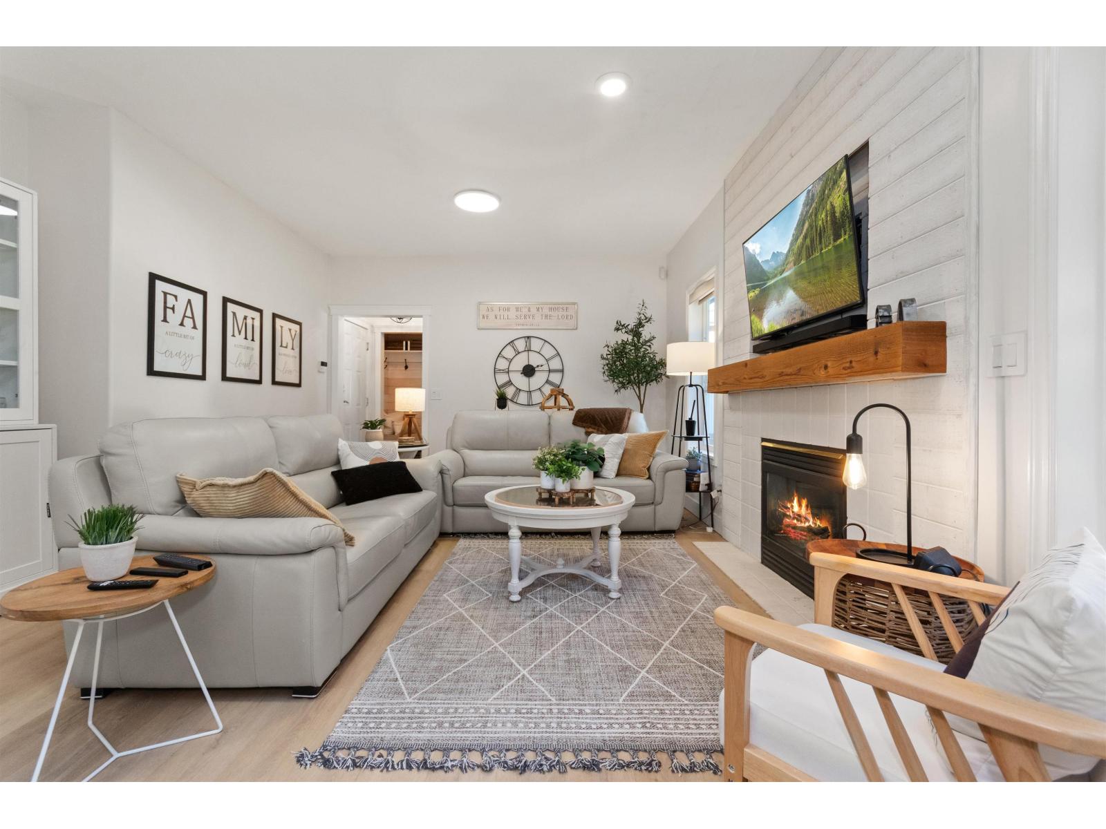 45615 Rachael Place, Cultus Lake East, Cultus Lake, British Columbia  V2R 5R3 - Photo 21 - R3083679