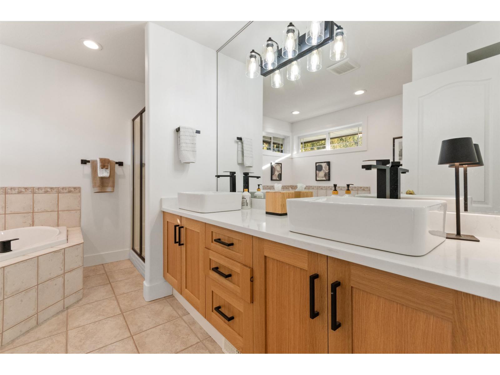 45615 Rachael Place, Cultus Lake East, Cultus Lake, British Columbia  V2R 5R3 - Photo 32 - R3083679