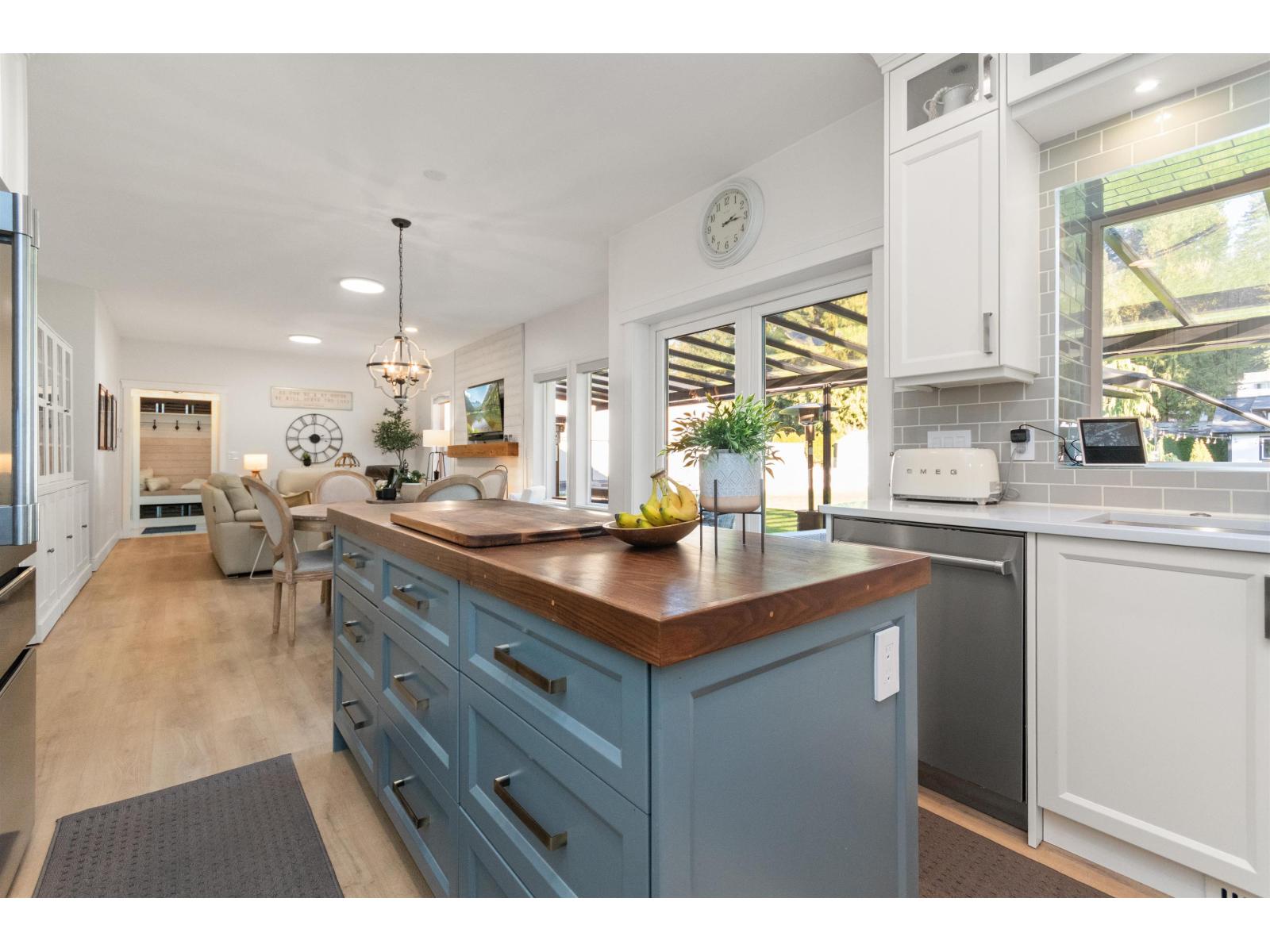 45615 Rachael Place, Cultus Lake East, Cultus Lake, British Columbia  V2R 5R3 - Photo 14 - R3083679