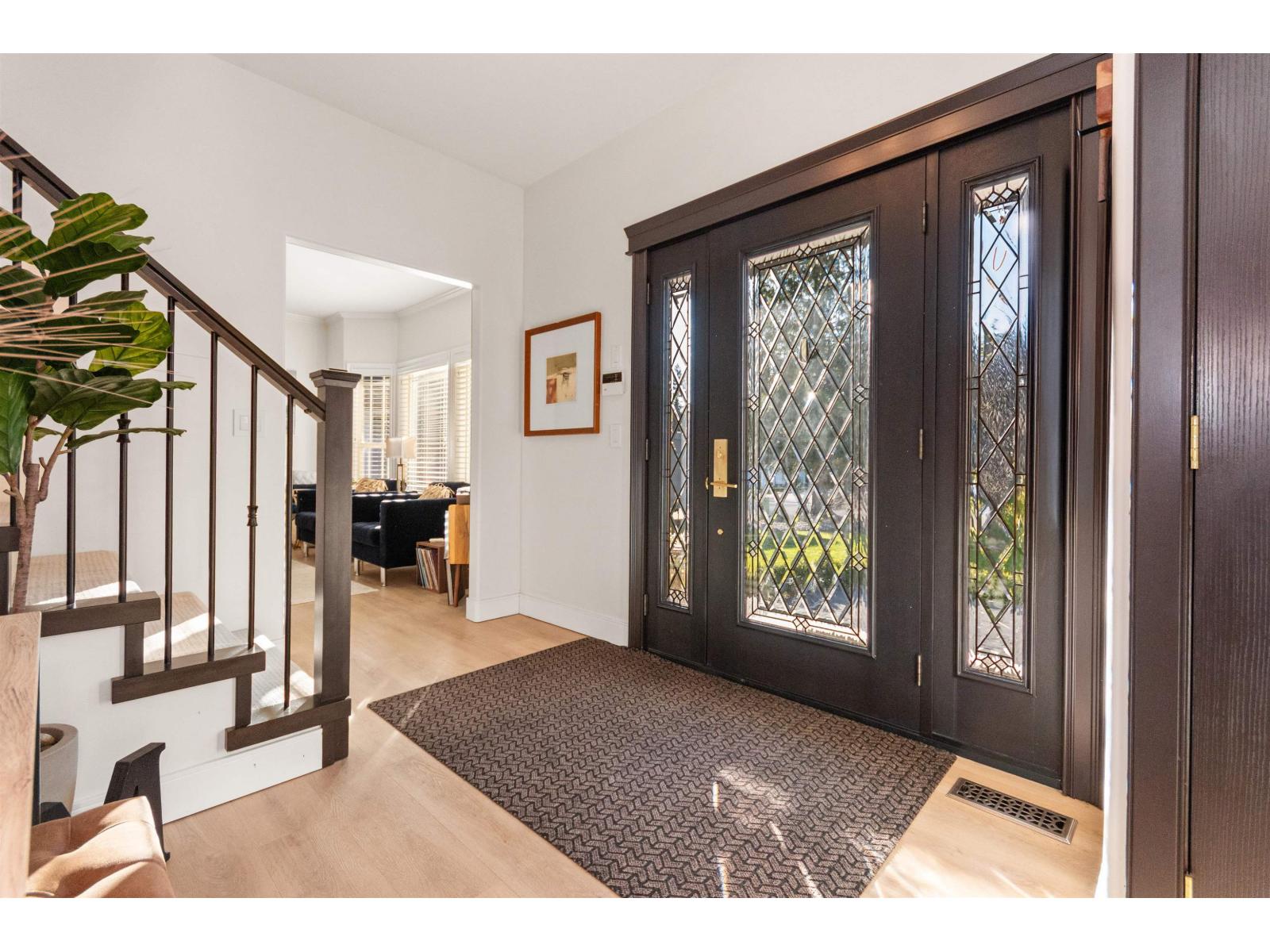 45615 Rachael Place, Cultus Lake East, Cultus Lake, British Columbia  V2R 5R3 - Photo 3 - R3083679