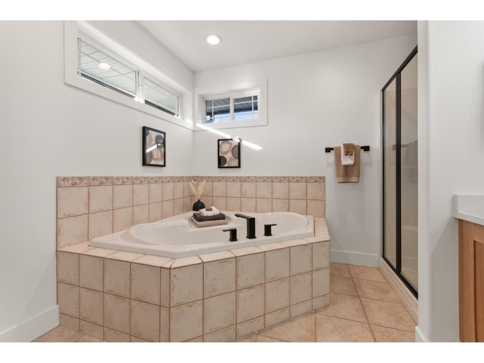 45615 Rachael Place, Cultus Lake East, Cultus Lake, British Columbia  V2R 5R3 - Photo 31 - R3083679