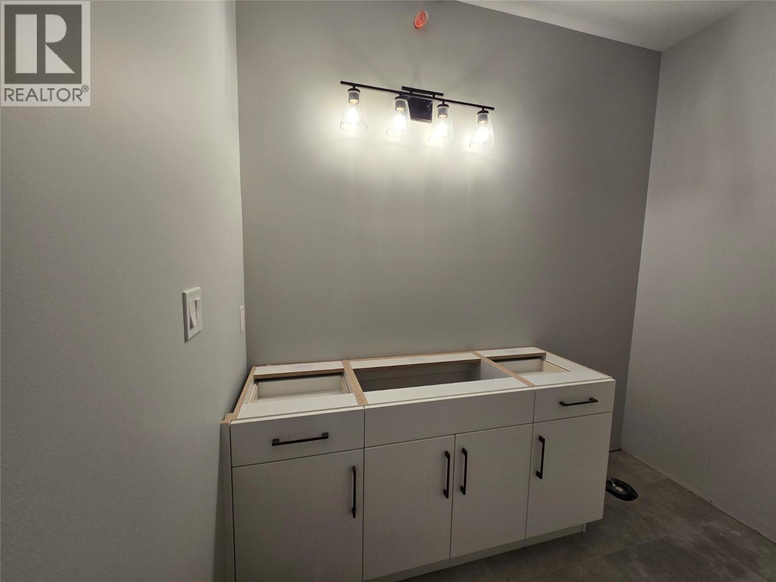 5868 Dallas Drive, Kamloops, British Columbia  V2C 4X2 - Photo 16 - 10374048