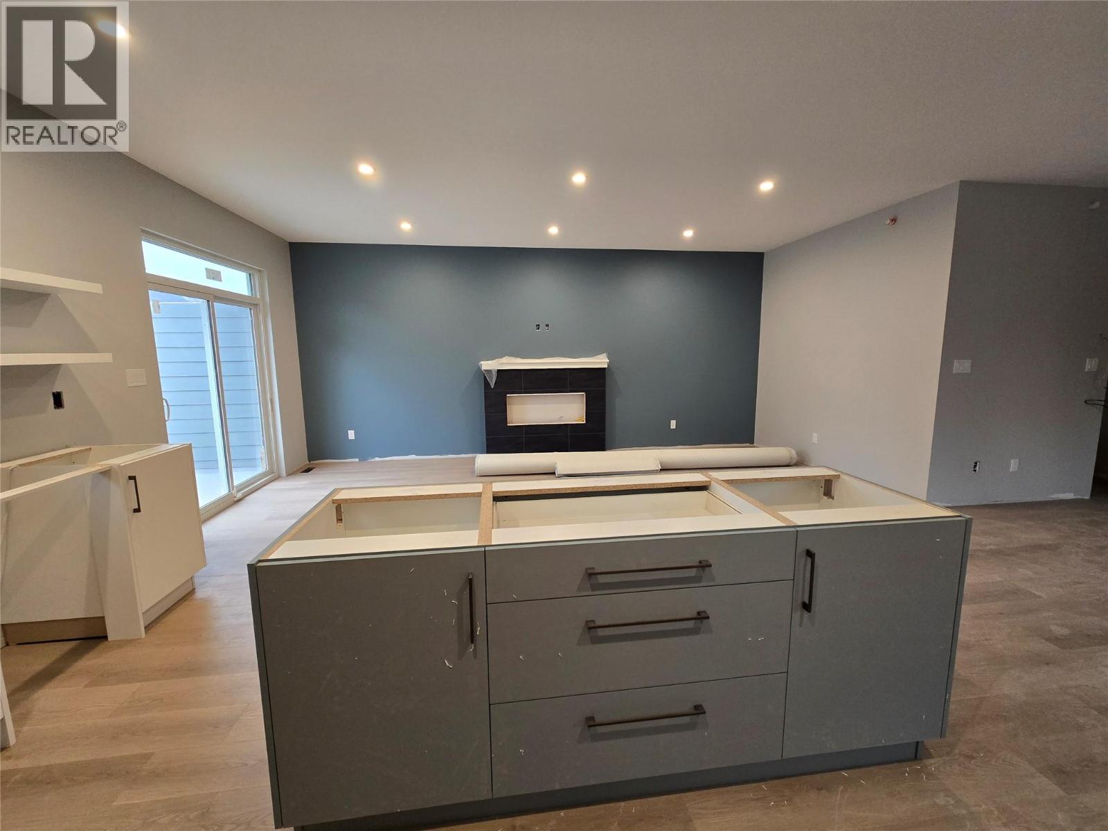 5868 Dallas Drive, Kamloops, British Columbia  V2C 4X2 - Photo 7 - 10374048