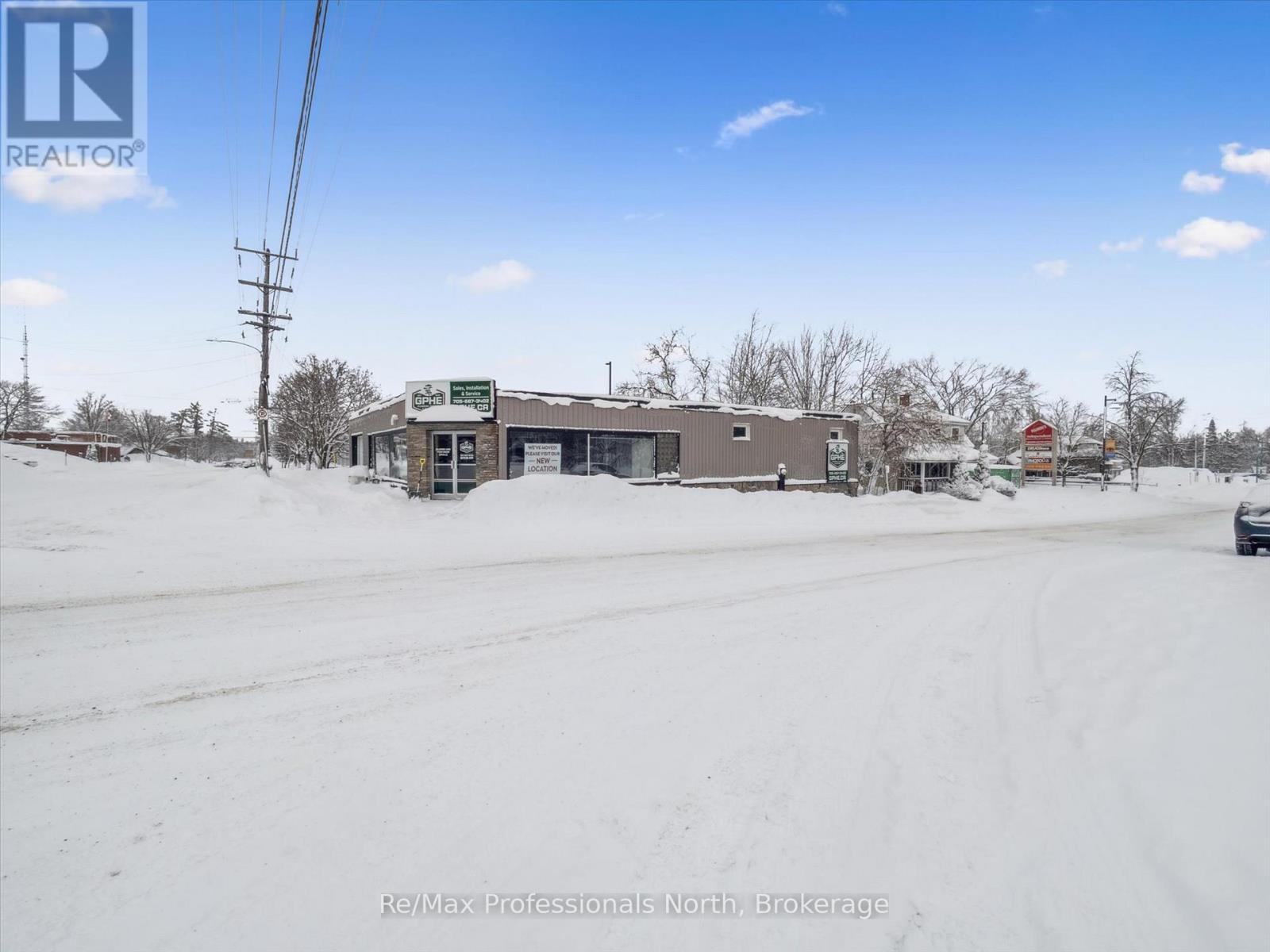 210-250 Brock Street, Gravenhurst, Ontario  P1P 1H4 - Photo 2 - X12733442